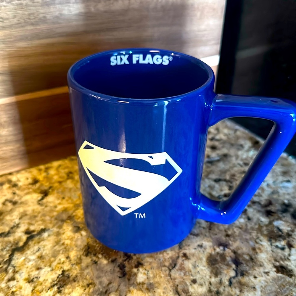 DC comics Superman blue coffee mug. Large.  Six flags.